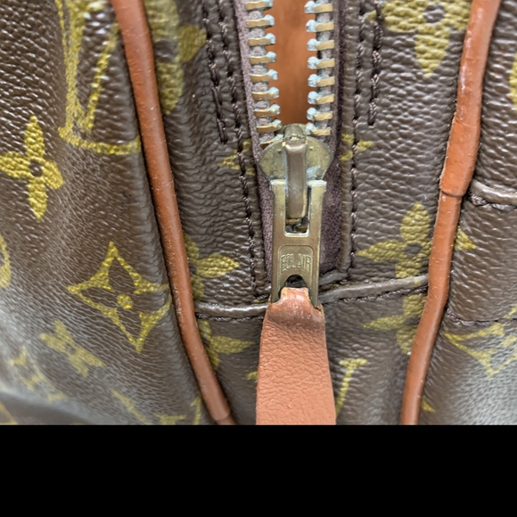 Louis Vuitton Eclair Zipper Nile Shoulder Handbag - Picture 12 of 15